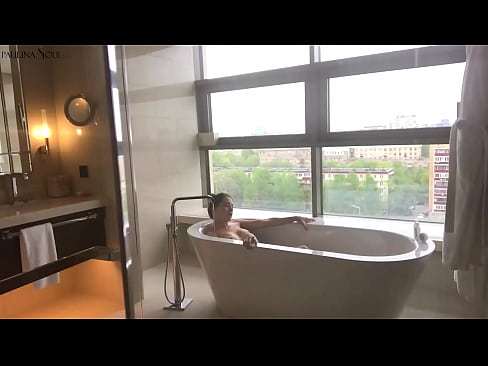 ❤️ Valtava babe runkkaa intohimoisesti pilluaan kylpyhuoneessa Kaunis porno at fi.xxxtophd.ru ❤