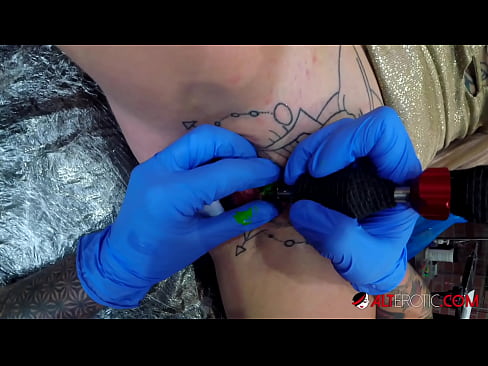 ❤️ Äärimmäisen tatuoitu hottie Sully Savage sai tatuoinnin klitorikseen Kaunis porno at fi.xxxtophd.ru ❤